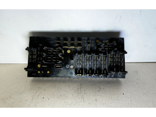 Блок предохранителей 443941822A, 443941822 Audi 80 90 B3