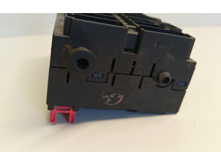 Блок предохранителей 357937039 Volkswagen Golf III