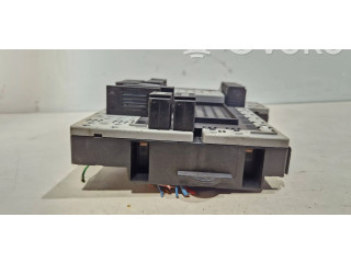 Блок предохранителей 30657428, 02W423   Volvo S80    