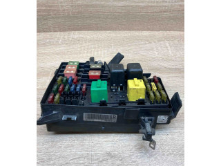 Блок предохранителей YQE102190, 142330031198 Rover 620