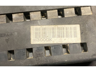 Блок предохранителей 9441776 Volvo S80