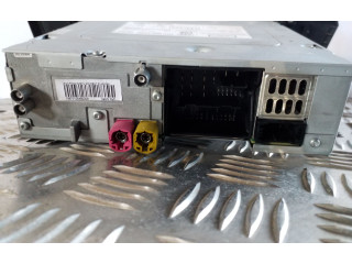 Радио/ проигрыватель CD/DVD / навигация