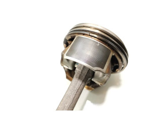  Поршень с шатуном BYT   Audi A3 S3 8P  