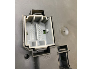 Блок предохранителей 30728522, 28017881   Volvo S60    