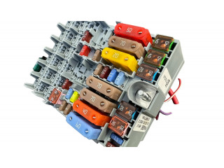 Блок предохранителей 51987784, 72C8C340 Jeep Renegade