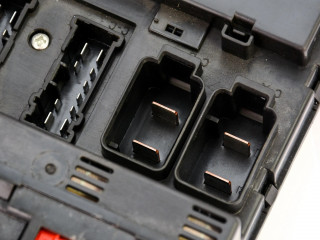 Pojistková skříňka YQE500240, YMD504280 Land Rover Range Rover L322 2005