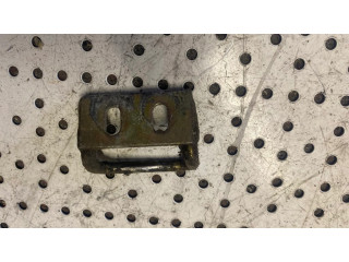 Петля замка багажника