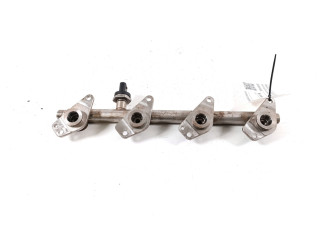 Топливная рампа A2700701595 Mercedes-Benz CLA C117 X117 W117 для двигателя M 270.920