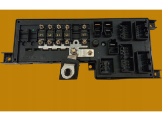 Блок предохранителей  8637841   Volvo S80    