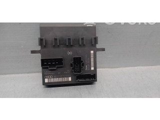 Блок управления двигателя 8E907279E   Seat Exeo (3R)