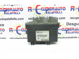 Řídící jednotka 032906030M   Skoda Felicia I 