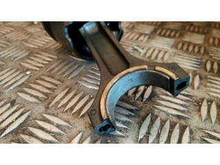 Píst BMW 3 E90 E91 pro naftový motor 2.0 N47