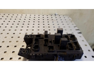 Pojistková skříňka 8264105011 Toyota Avensis T220 2001