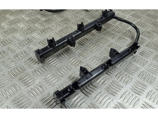 Топливная рампа 05281428AA   Jeep Grand Cherokee WL  