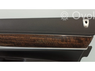 Обшивка передней двери