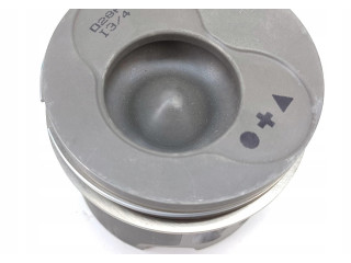  Поршень  028107065AM  Volkswagen PASSAT B4  