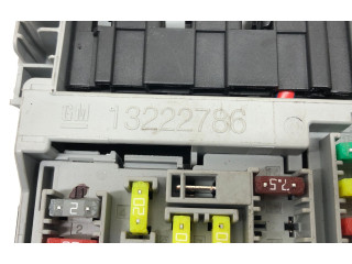 Pojistková skříňka 13222786 Opel Zafira C 2011