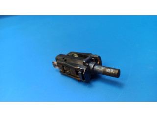 Передний датчик открытия / закрытия двери (крыло)