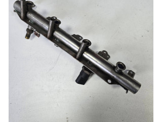 Топливная рампа 06F133317   Audi A3 S3 8P   для двигателя BLS