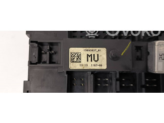 Блок предохранителей 15093837   Cadillac Escalade    