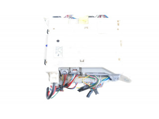 Pojistková skříňka 8273030B64 Lexus GS 300 350 430 450H 2010