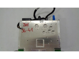 Радио/ проигрыватель CD/DVD / навигация