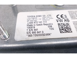 Подушка безопасности для колен 57C880841D Skoda Karoq