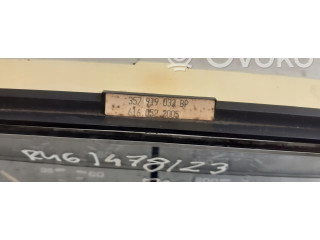 Přístrojová deska Volkswagen PASSAT B3 1988 357919033BP