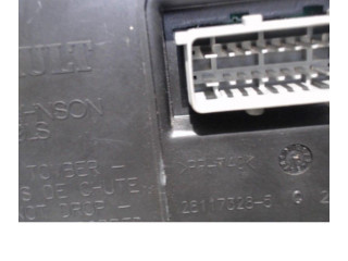 Блок предохранителей     Volkswagen Touran I    