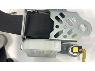 Передний ремень безопасности