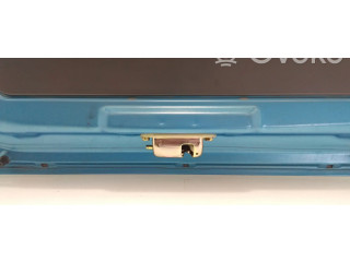 Задняя крышка (багажника)