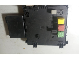 Pojistková skříňka 13205777, 136596 Opel Vectra C 2008