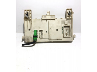 Блок предохранителей 30765471, 00018606   Volvo C30    