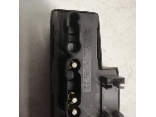 Pojistková skříňka A2105400372 Mercedes-Benz E W210 1996