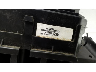 Блок предохранителей 39040852 Opel Astra K