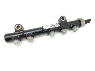 Vstřikovací lišta 9685297580, 9670076780   Volvo V40    D4162T 