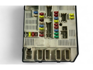 Pojistková skříňka 284B66441R Renault Megane III 2012