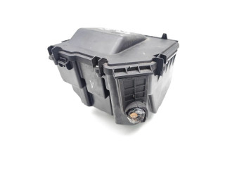 Блок предохранителей 13144736 Opel Meriva A