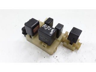 Блок предохранителей MB622327 Mitsubishi Pajero