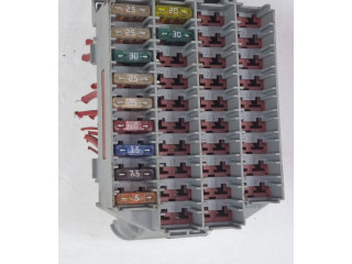 Блок предохранителей 9162439 Volvo S60