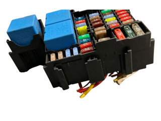 Блок предохранителей 8200766081, 1801618   Dacia Sandero II    