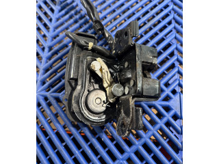 Zámek zadních dveří    Lexus CT 200H 2012