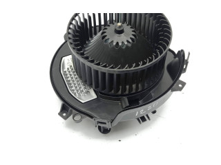 Вентилятор печки 5Q0907521F, 5WC819015 Skoda Octavia Mk4