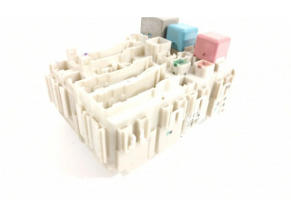 Pojistková skříňka Řídící jednotka BSM 8273047290 Toyota Prius (XW20) 2008