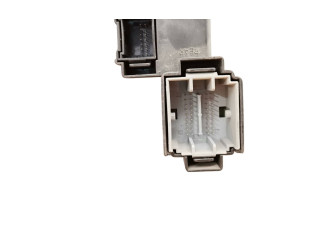 Блок предохранителей 8676391, 12217799   Volvo XC90    