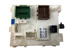 Блок предохранителей  36003252, 32268108   Volvo XC40    