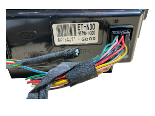 Дисплей    957101H300   KIA Ceed