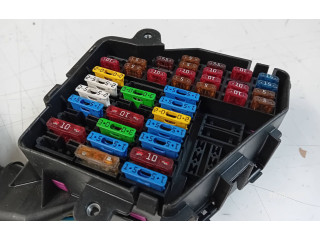 Блок предохранителей Skoda Octavia Mk1 (1U)