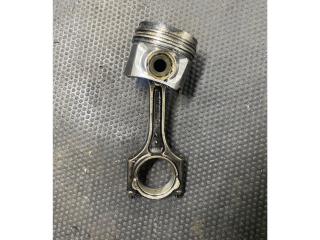  Поршень с шатуном  82L175  Volvo XC60  