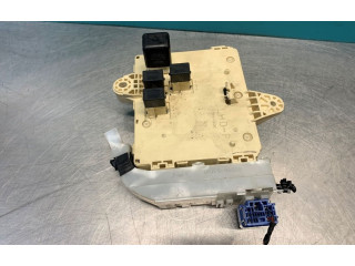 Блок предохранителей  NIETAANWEZIG, NIETAANWEZIG   Lexus IS 200-300    